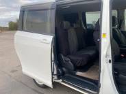 VToyota Voxy 2012 г.в.